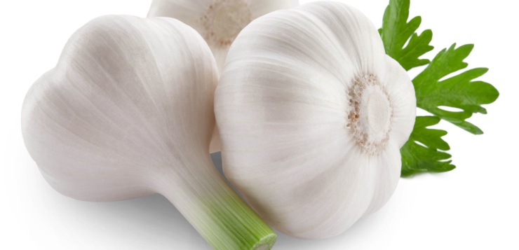garlic-natural-and-home-remedies-to-get-rid-of-dandruff